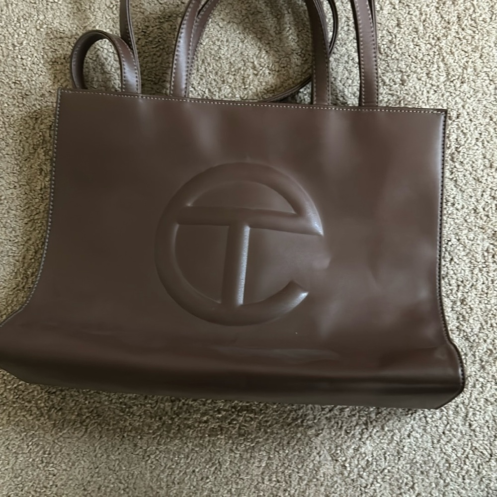 Size medium brown telfar bag like new